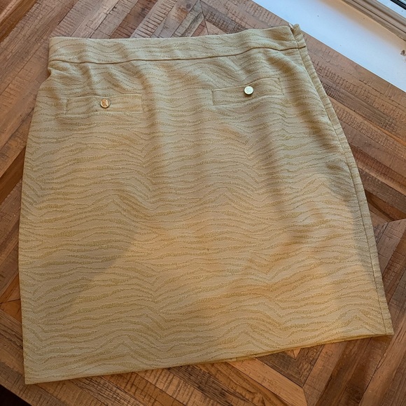 New Without Tag Michael Kors Gold Animal Print Mini Skirt, Size Large - Picture 12 of 12